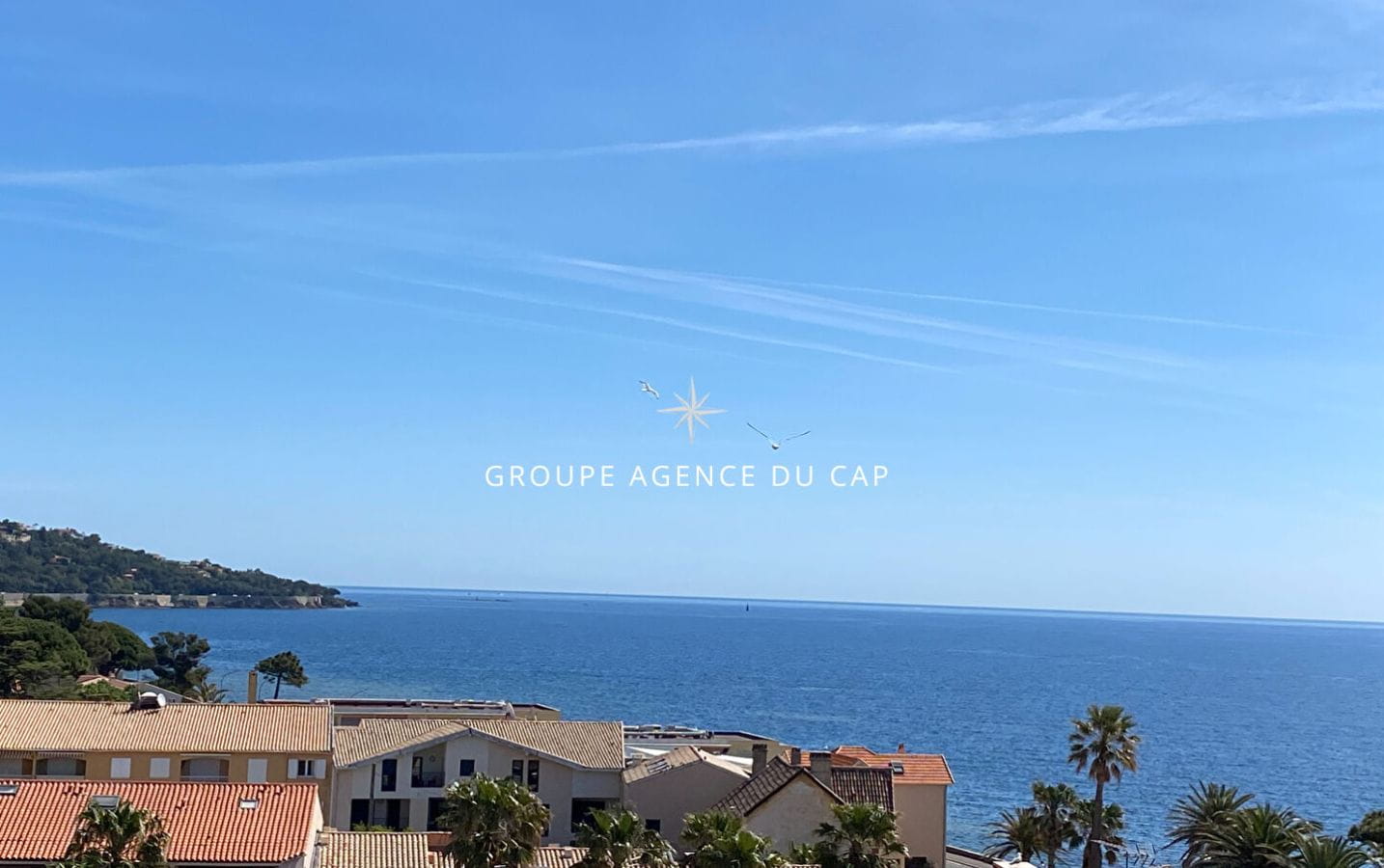 LOFT 3 PIÈCES DE 80M² AVEC VUE MER DANS LE CENTRE VILLE DE SAINTE MAXIME Image 0