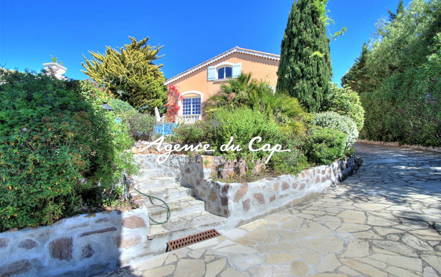 SAINT RAPHAEL  LES PLAINES VILLA  VUE MER AVEC PISCINE Image 1