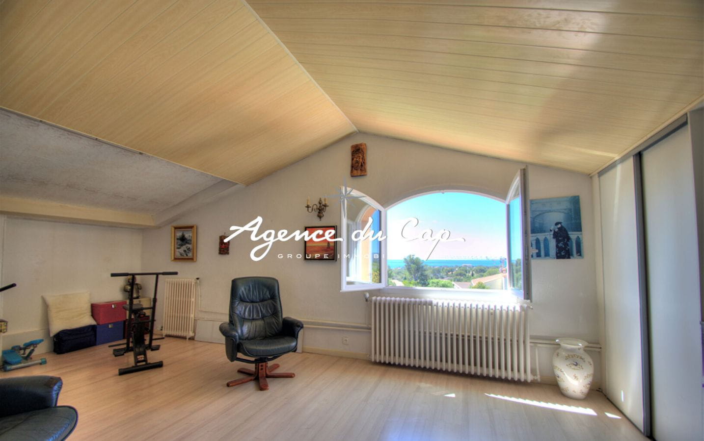 SAINT RAPHAEL  LES PLAINES VILLA  VUE MER AVEC PISCINE Image 13