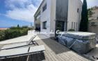 FOR SALE 82sqm T3 APARTMENT WITH 2 BEDROOMS PANORAMIC SEA VIEW ON THE BAY OF SAINT RAPHAEL, IN A RESIDENCE WITH POOL AND PARKING IN LES ISSAMBRES Min 9