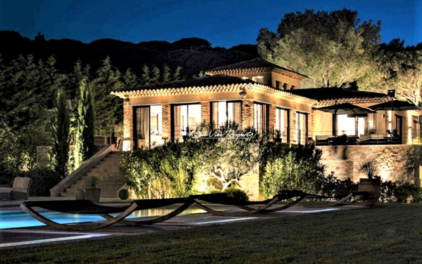 Saint-tropez, Demeure De Prestige Vue Mer Au Calme Image 0