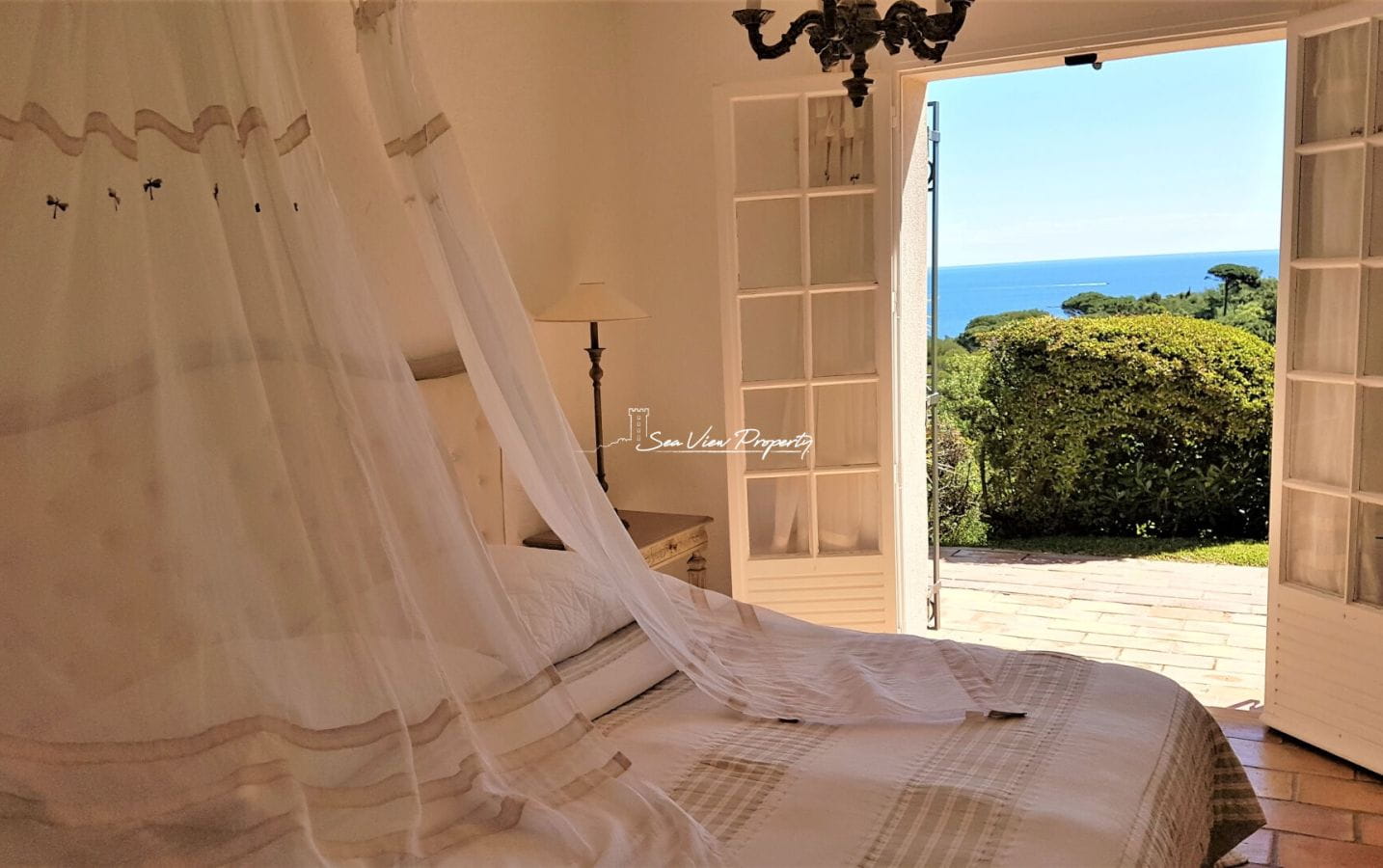 Villa Saint Tropez 6 Pièce(s) 230 M2 Vue Mer Off-market Image 5