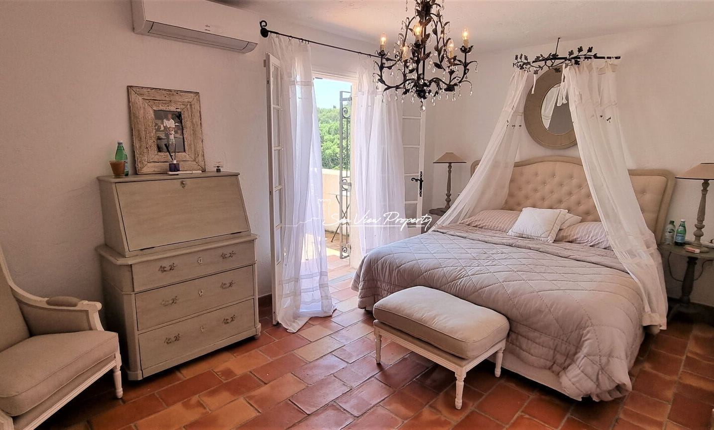 Villa Saint Tropez 6 Pièce(s) 230 M2 Vue Mer Off-market Image 15