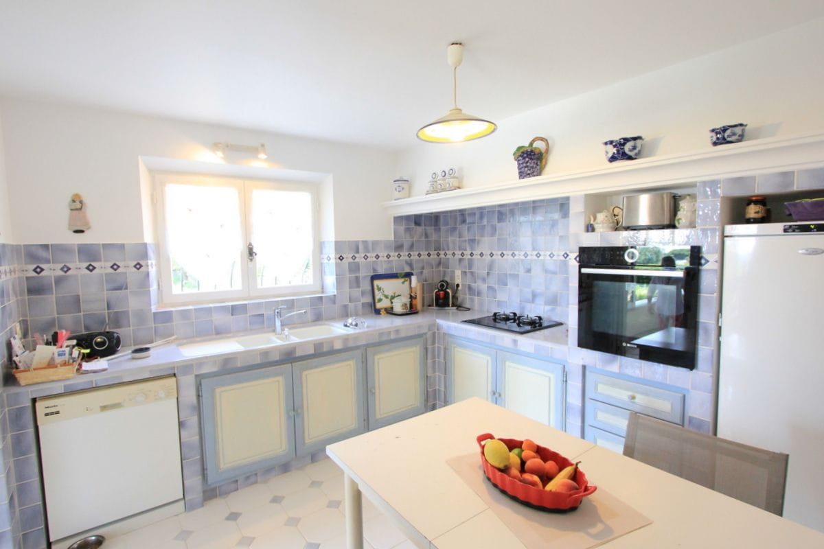 SAINTE MAXIME RESIDENTIEL A PIED DES PLAGES VUE MER Image 10