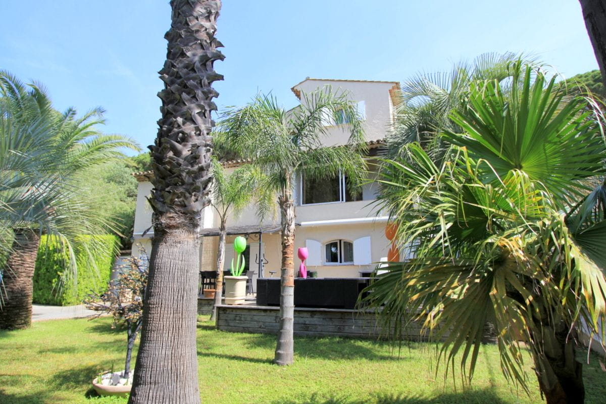 SAINTE MAXIME RESIDENTIEL A PIED DES PLAGES VUE MER Image 9