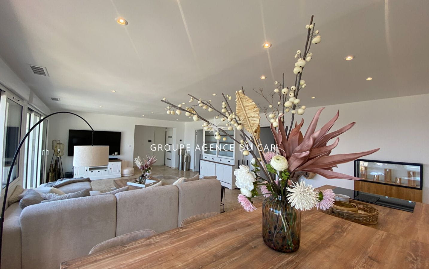 ROOFTOP APARTMENT T3 OF 100sqm COMPRISING 2 BEDROOMS WITH A BEAUTIFUL SEA VIEW, IN LES ISSAMBRES Image 3