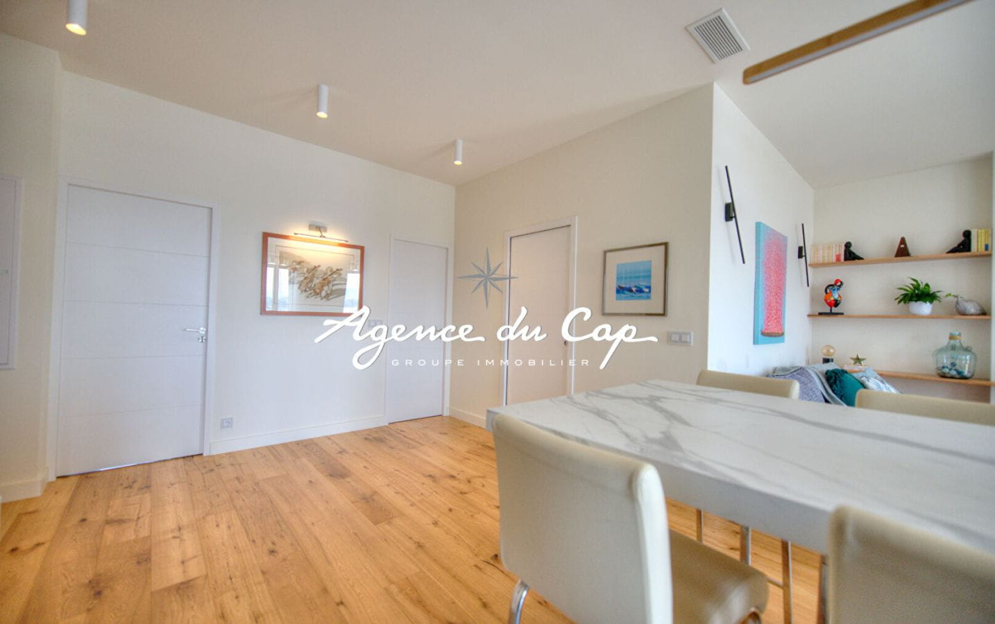 SAINT RAPHAEL 3 PIÈCES VUE MER TRIANGLE D’OR Image 4