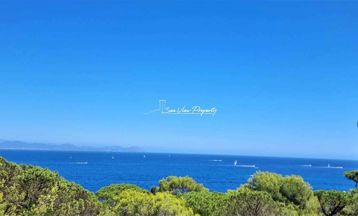 Off Market: Prestigious Residence To Renovate Sea View, Saint Tropez Image 0