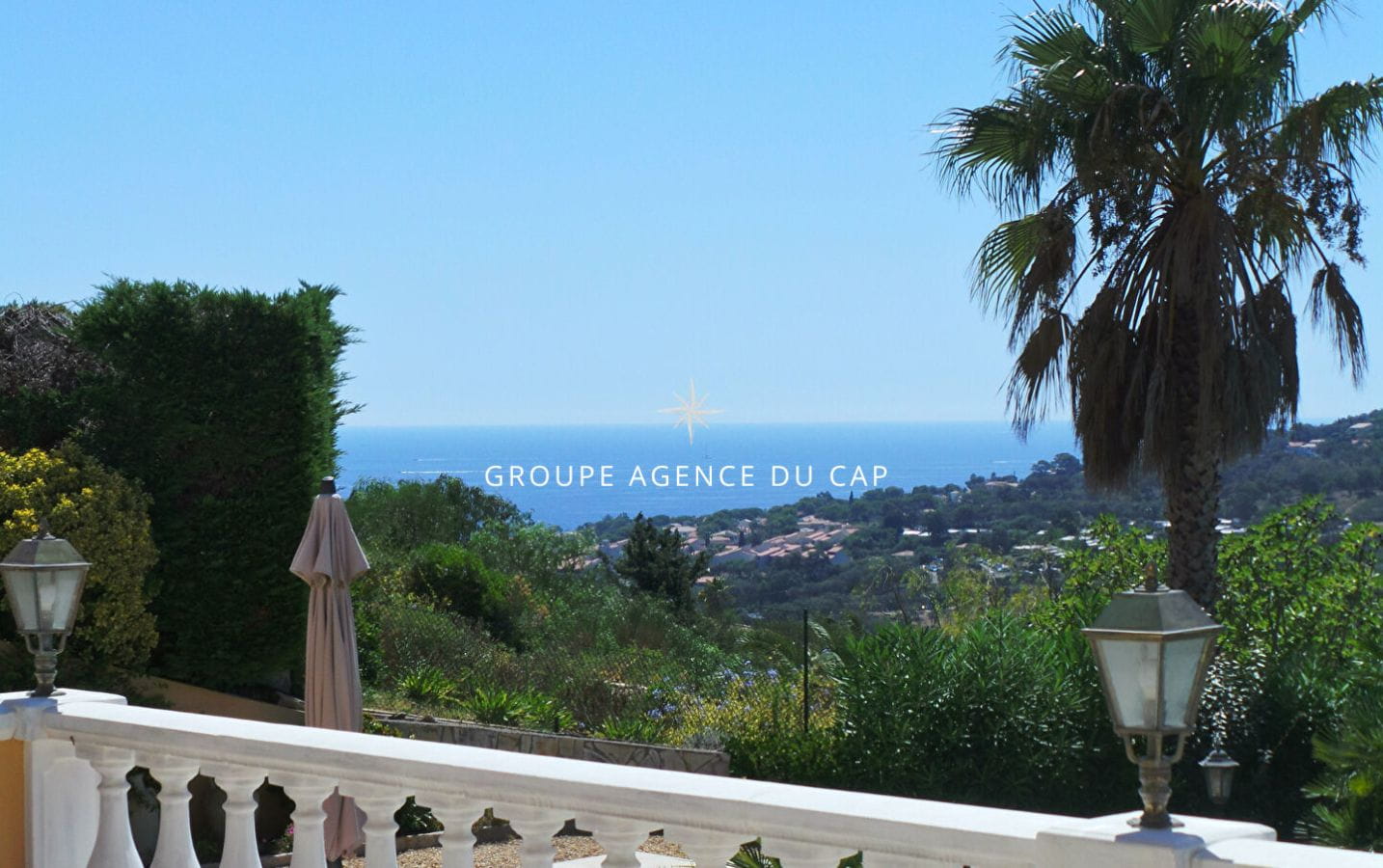 SEA VIEW VILLA 177sqm 7 ROOMS WITH 4 BEDROOMS, SWIMMING POOL GARAGE AND CAR PORT, IN LES ISSAMBRES Image 1