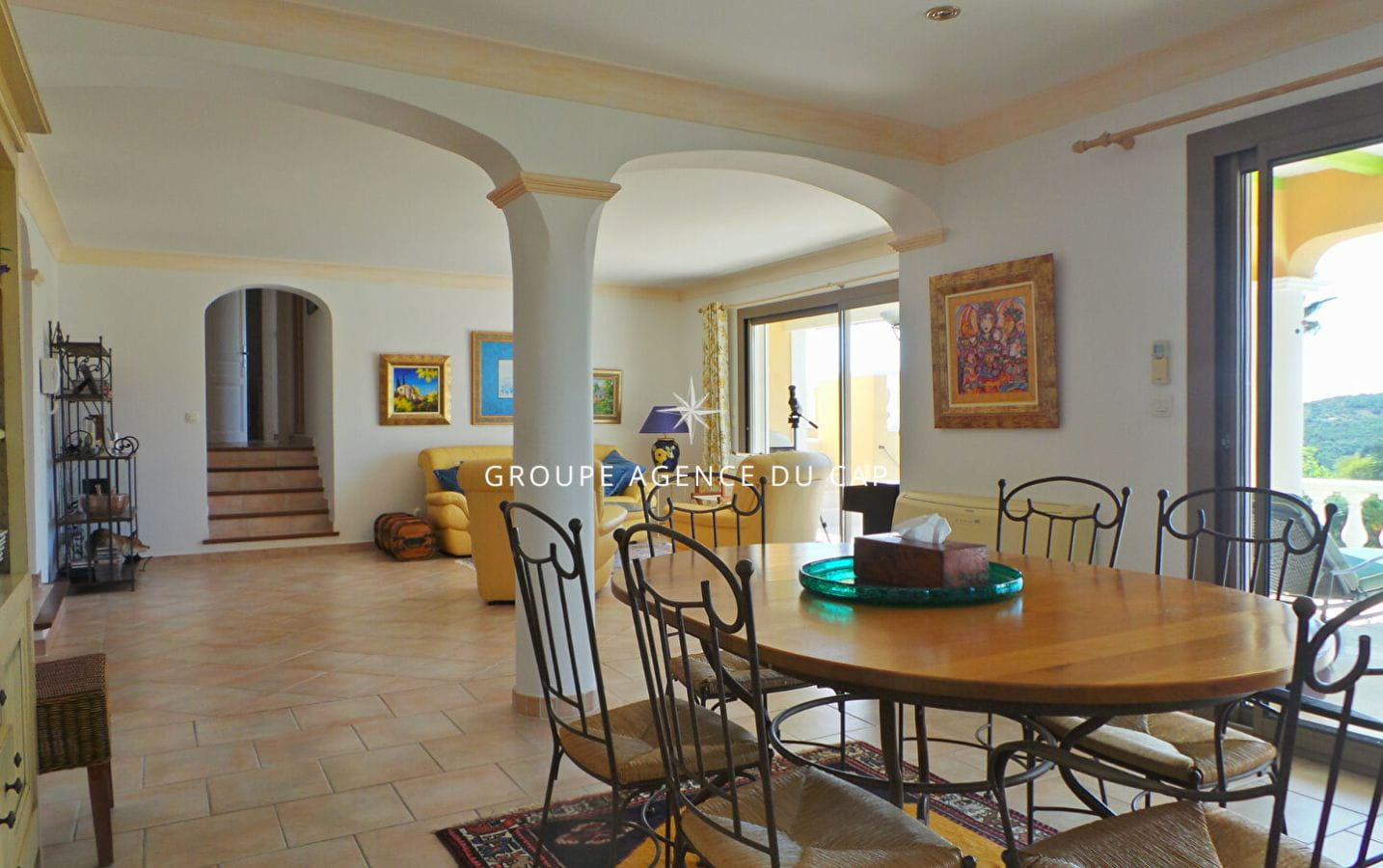 SEA VIEW VILLA 177sqm 7 ROOMS WITH 4 BEDROOMS, SWIMMING POOL GARAGE AND CAR PORT, IN LES ISSAMBRES Image 3