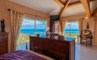 Villa vue mer avecT2 indépendant plus un  terrain de 2094 m² à l&rsquo;arrière, constructible aux Issambres Min 9