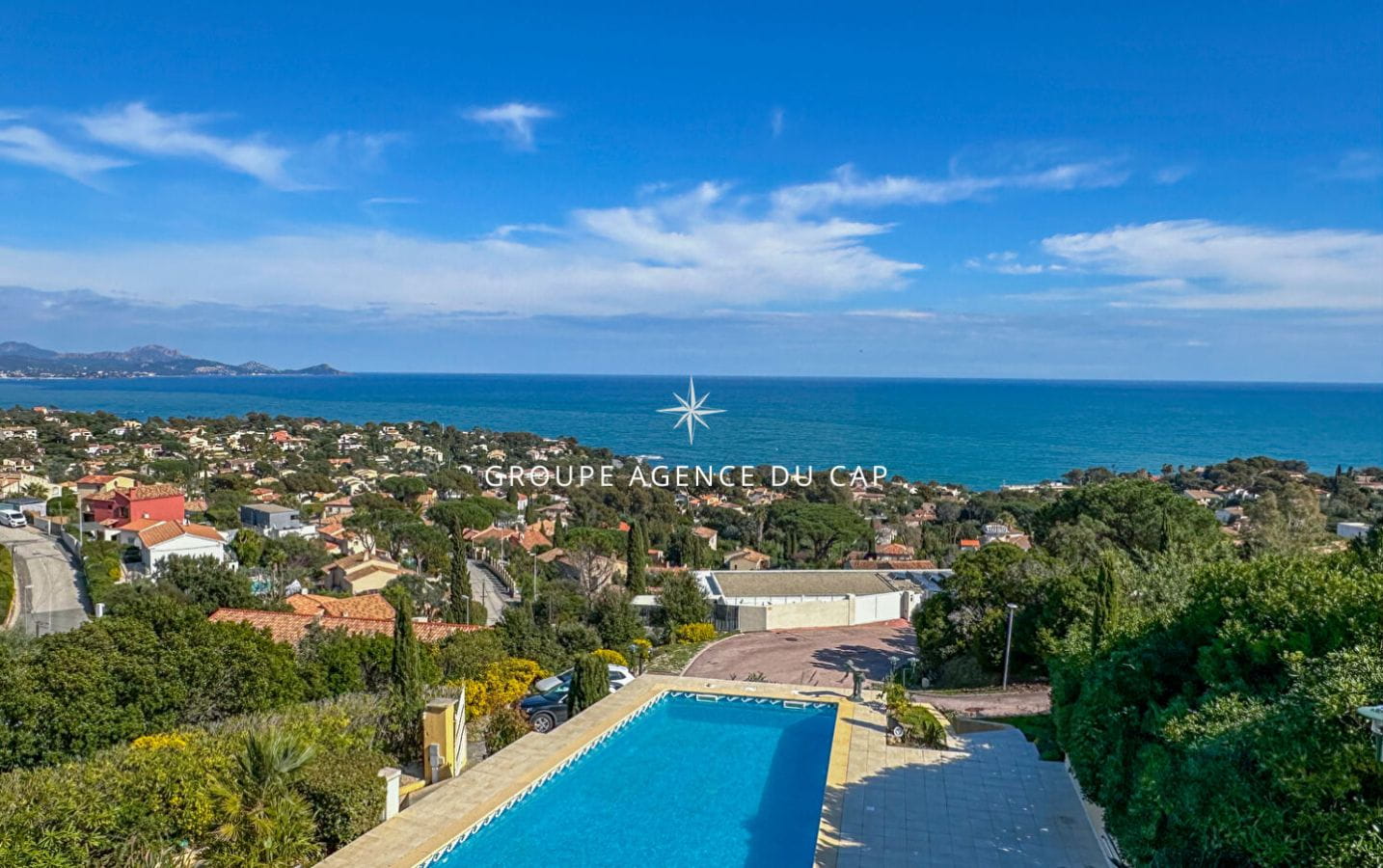 Villa vue mer + T2 indépendant avec terrain de 2094 m² à l&rsquo;arrière, constructible aux Issambres Image 8