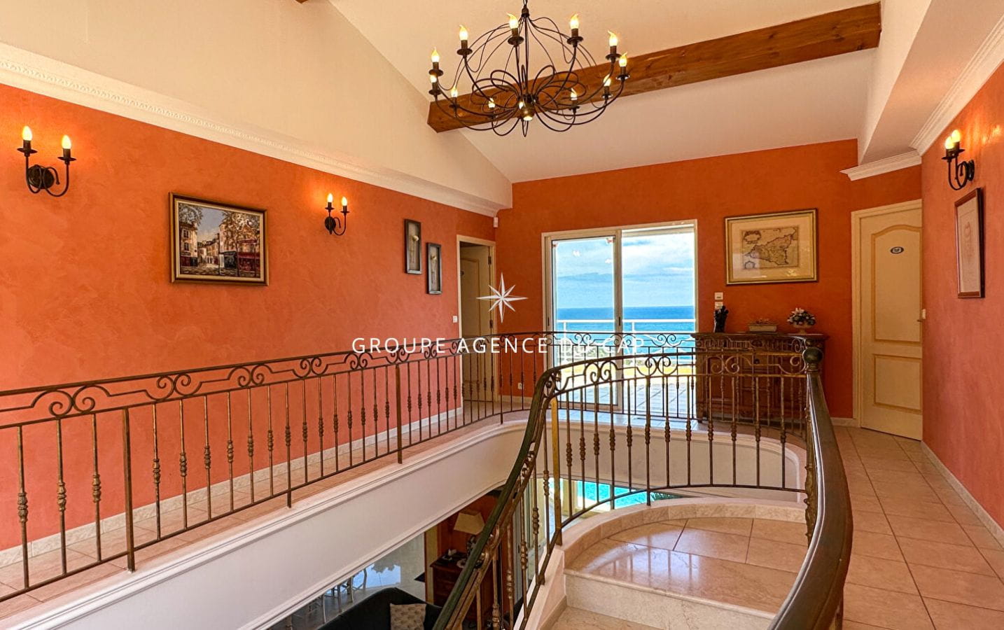 Villa vue mer + T2 indépendant avec terrain de 2094 m² à l&rsquo;arrière, constructible aux Issambres Image 9