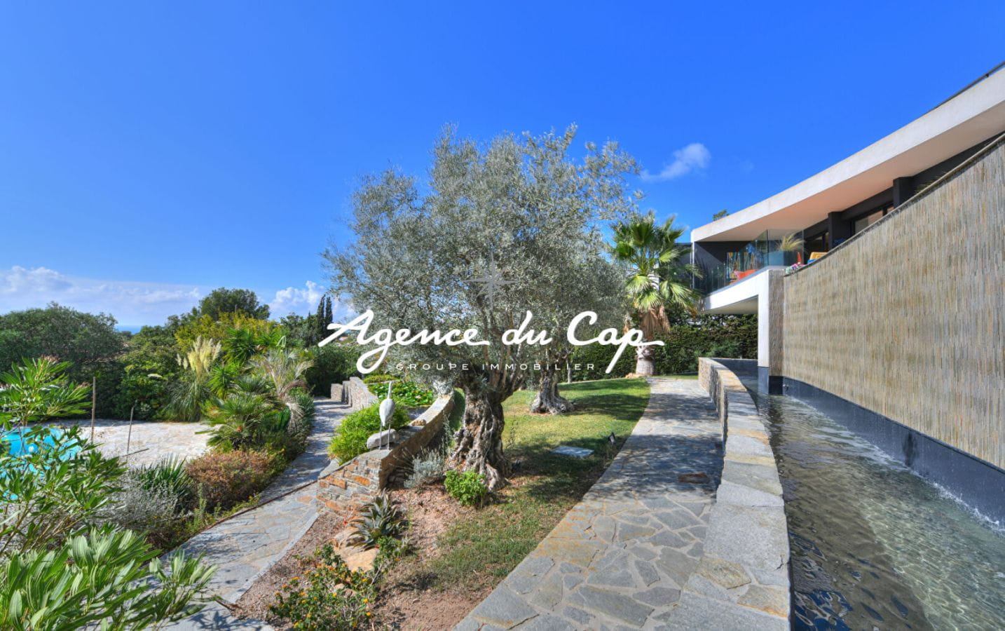 VILLA VUE MER ST RAPHAEL – 5 pièce(s) – 260 m2 Image 13