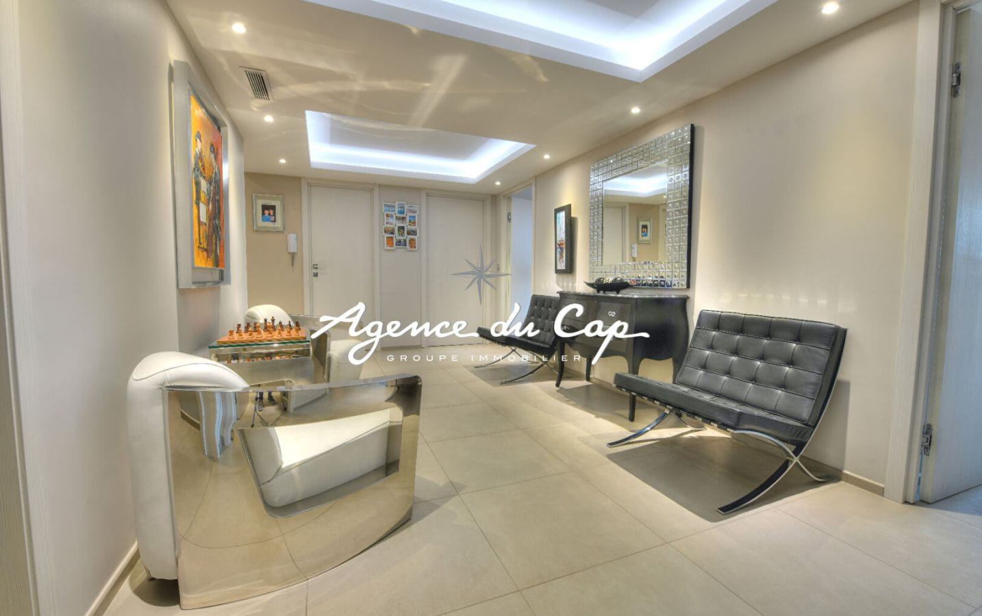 VILLA CONTEMPORAINE DOMINANTE 8 PIECES PISCINE GARAGE ET VUE MER PANORAMIQUE A SAINT RAPHAEL Image 15