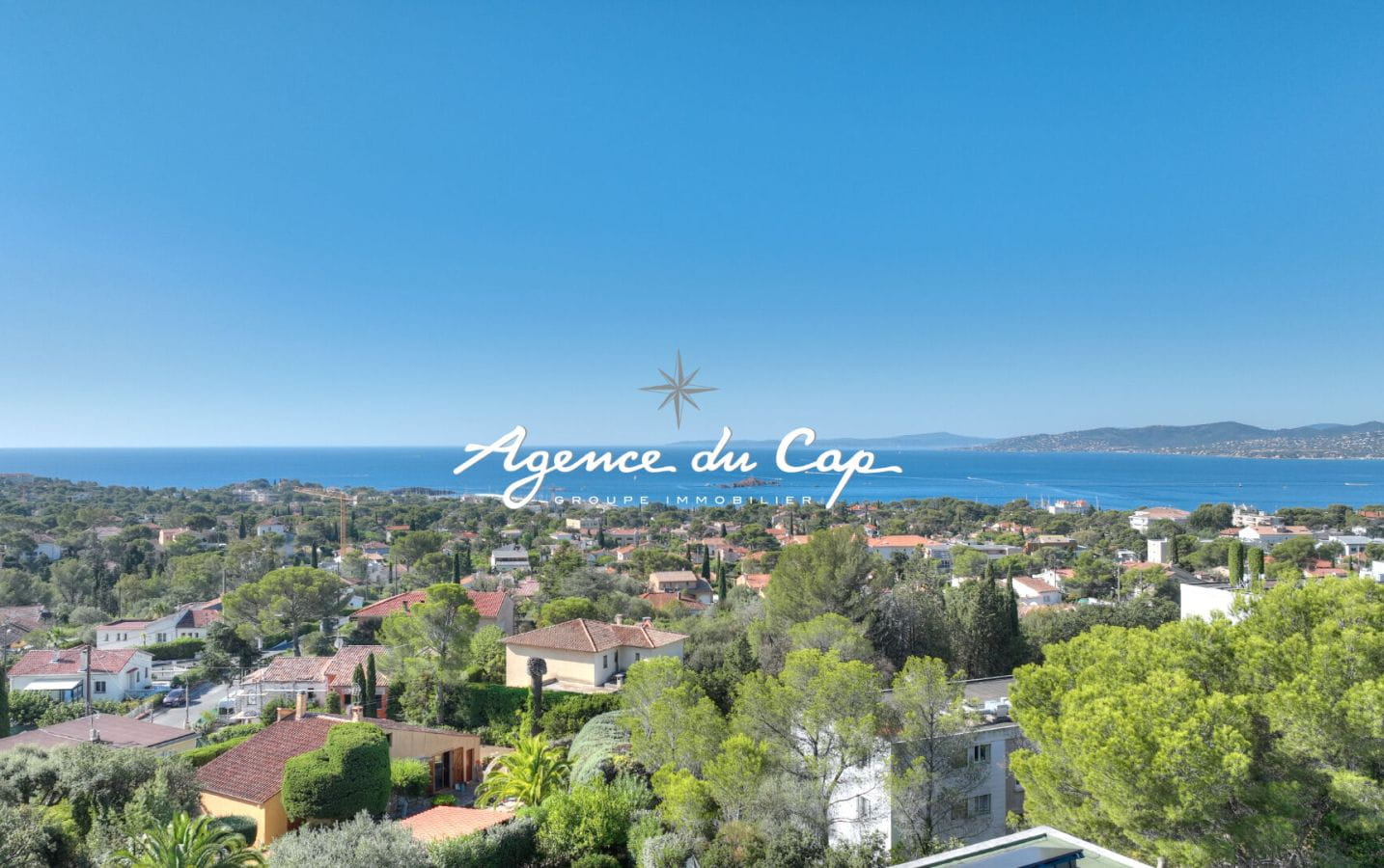 VILLA CONTEMPORAINE DOMINANTE 8 PIECES PISCINE GARAGE ET VUE MER PANORAMIQUE A SAINT RAPHAEL Image 2