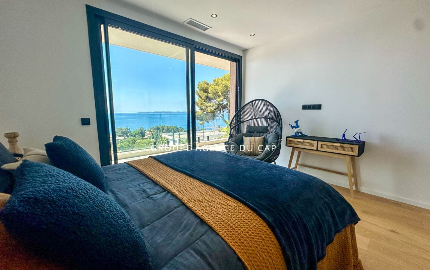 À VENDRE VILLA CONTEMPORAINE DE 350M² 8 PIÈCES AVEC VUE MER, À PIED DES PLAGES ET DES COMMERCES DES ISSAMBRE Image 12