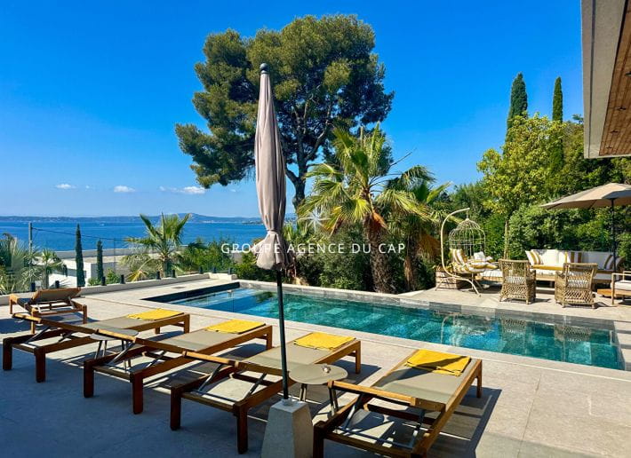 À VENDRE VILLA CONTEMPORAINE DE 350M² 8 PIÈCES AVEC VUE MER, À PIED DES PLAGES ET DES COMMERCES DES ISSAMBRE