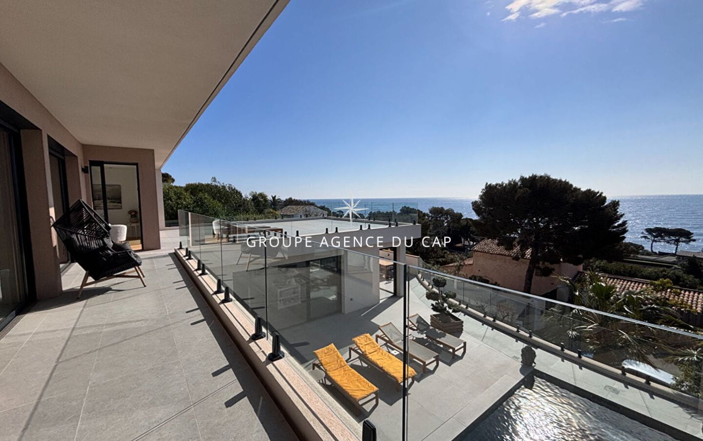 À VENDRE VILLA CONTEMPORAINE DE 350M² 8 PIÈCES AVEC VUE MER, À PIED DES PLAGES ET DES COMMERCES DES ISSAMBRE Image 9