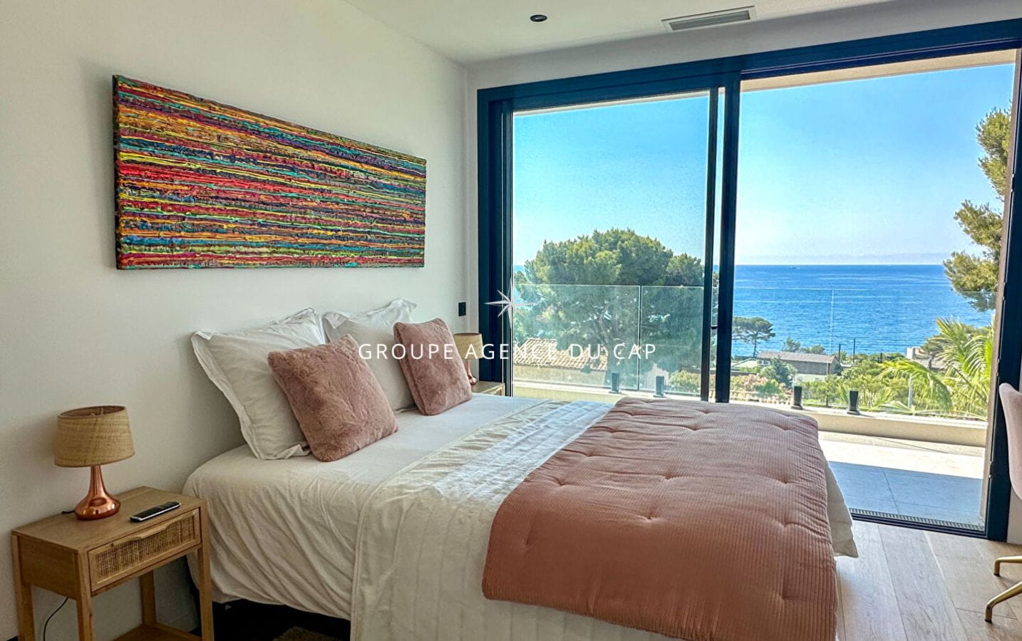 À VENDRE VILLA CONTEMPORAINE DE 350M² 8 PIÈCES AVEC VUE MER, À PIED DES PLAGES ET DES COMMERCES DES ISSAMBRES Image 10