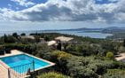 À VENDRE VILLA DE 7 PIÈCES AVEC PISCINE ET GRANDE TERRASSE OFFRANT UNE VUE MER SUR LE GOLFE DE SAINT-TROPEZ, AUX ISSAMBRES Min 1
