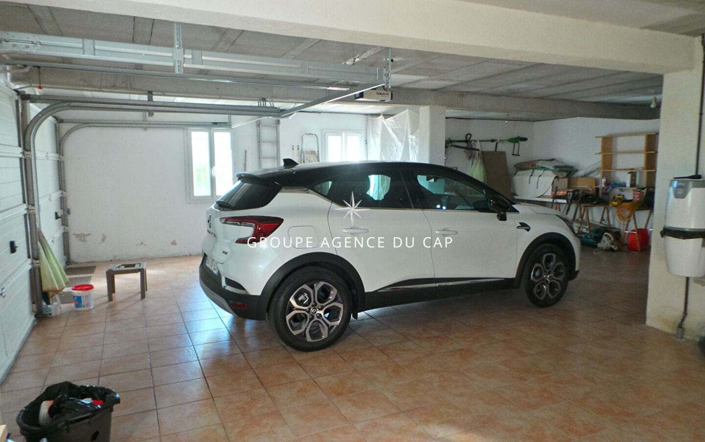 7-ROOM VILLA WITH SEA VIEW, POOL AND GARAGE, A FEW STEPS FROM THE BEACHES OF LES ISSAMBRES Image 16