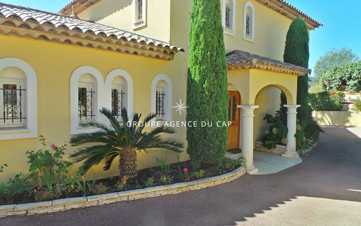 7-ROOM VILLA WITH SEA VIEW, POOL AND GARAGE, A FEW STEPS FROM THE BEACHES OF LES ISSAMBRES Image 4