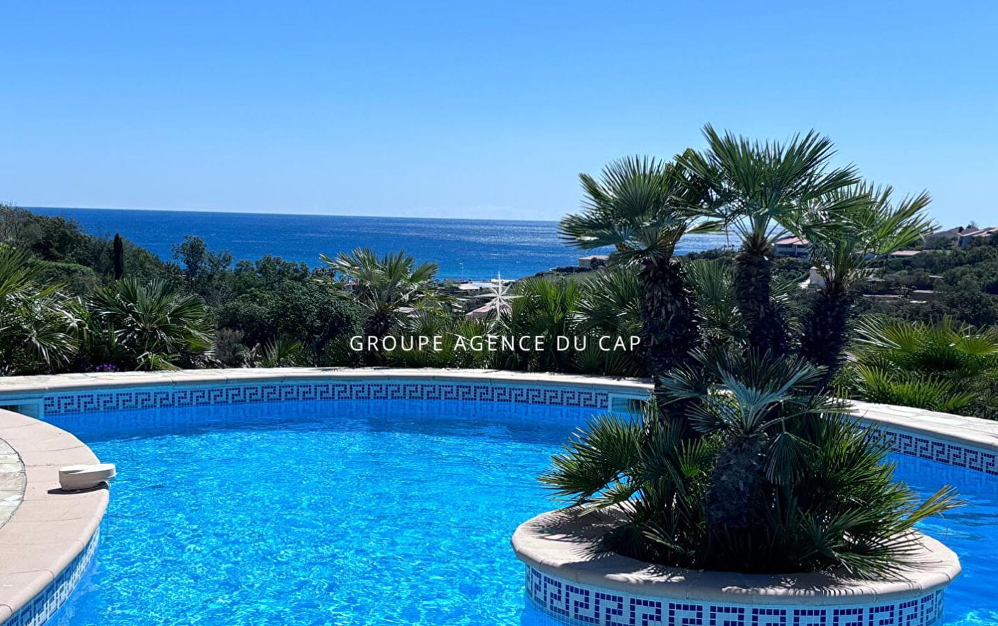 7-ROOM VILLA WITH SEA VIEW, POOL AND GARAGE, A FEW STEPS FROM THE BEACHES OF LES ISSAMBRES Image 5