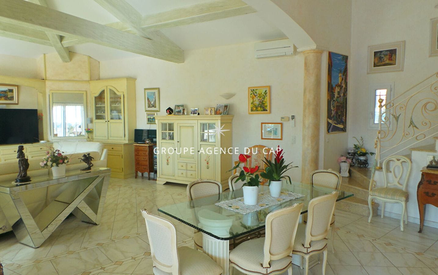 7-ROOM VILLA WITH SEA VIEW, POOL AND GARAGE, A FEW STEPS FROM THE BEACHES OF LES ISSAMBRES Image 6