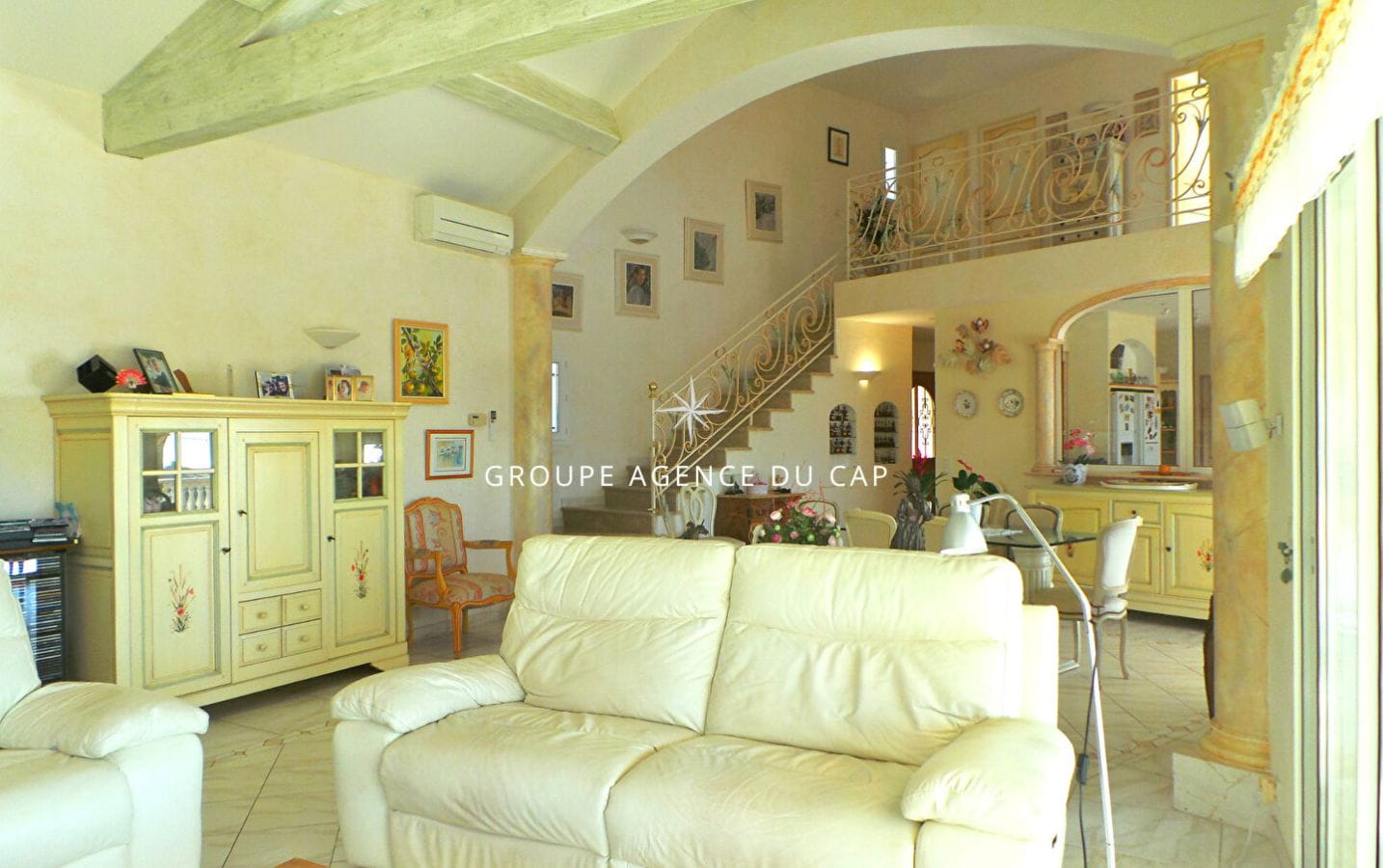 7-ROOM VILLA WITH SEA VIEW, POOL AND GARAGE, A FEW STEPS FROM THE BEACHES OF LES ISSAMBRES Image 7