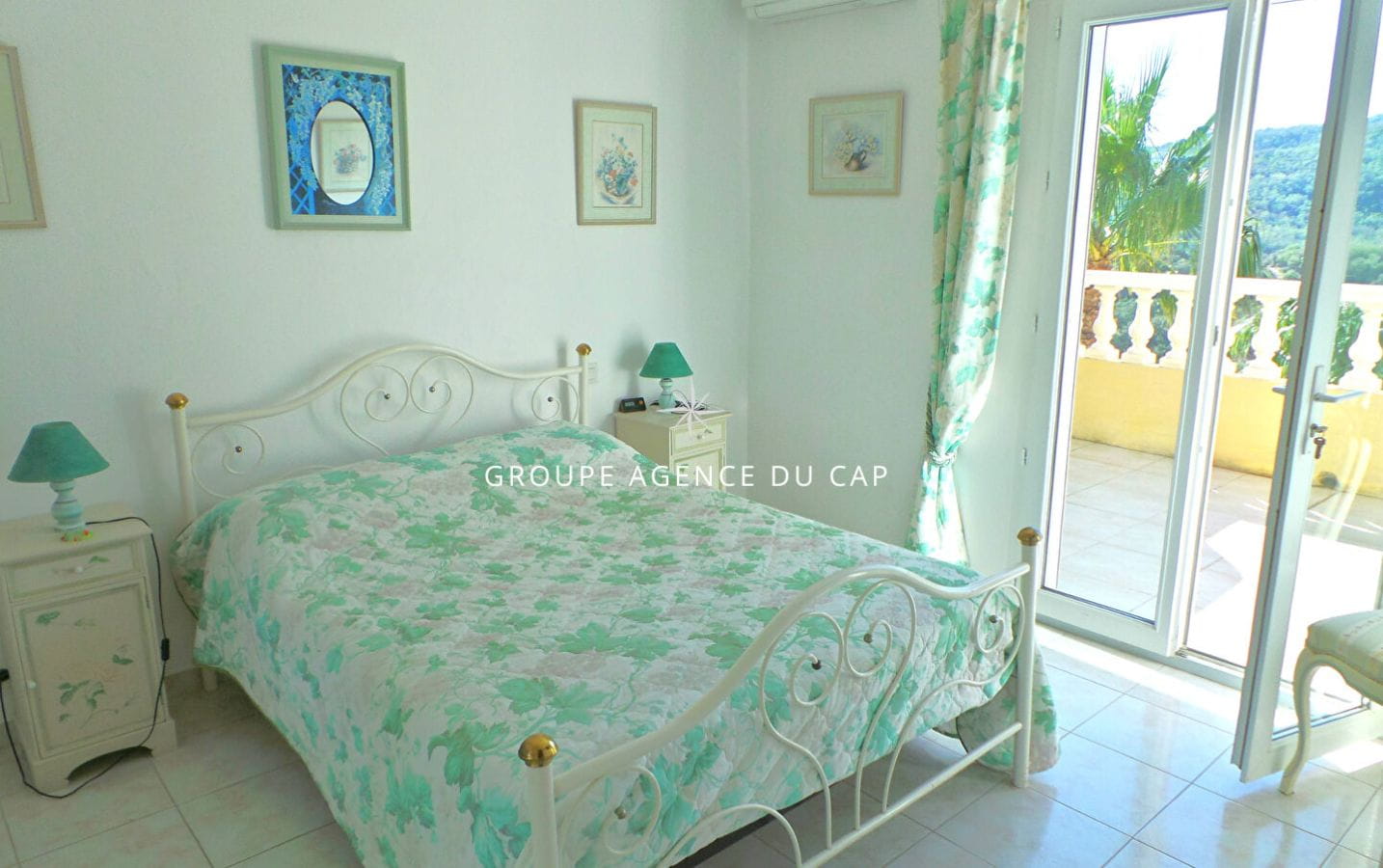 7-ROOM VILLA WITH SEA VIEW, POOL AND GARAGE, A FEW STEPS FROM THE BEACHES OF LES ISSAMBRES Image 9