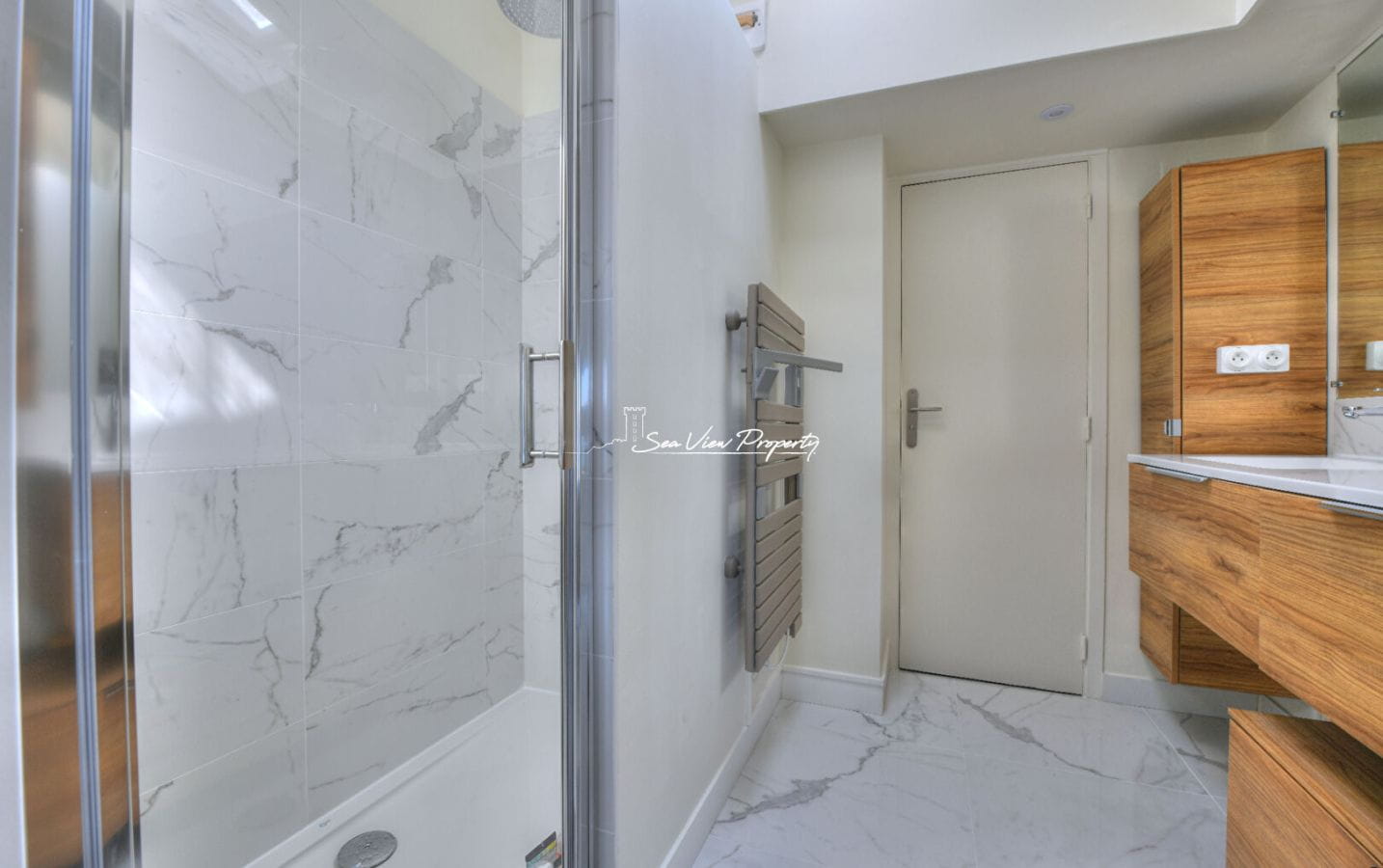 SAINT RAPHAEL BOULOURIS DERNIER ETAGE VUE MER Image 11