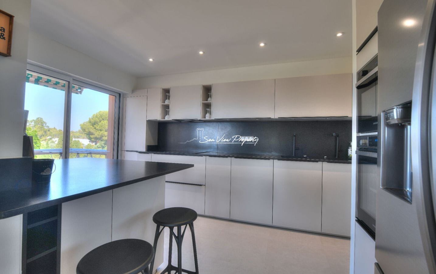 SAINT RAPHAEL BOULOURIS DERNIER ETAGE VUE MER Image 3