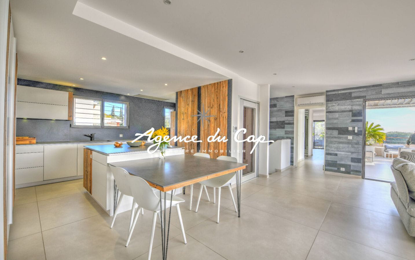 APPARTEMENT VILLA TOIT 5 PIECES VUE MER PANORAMIQUE TERRASSE SOLARIUM  JACCUZZI PISCINE GARAGE PLAGE ET COMMERCES A PIED A SAINT RAPHAEL BOULOURIS Image 2