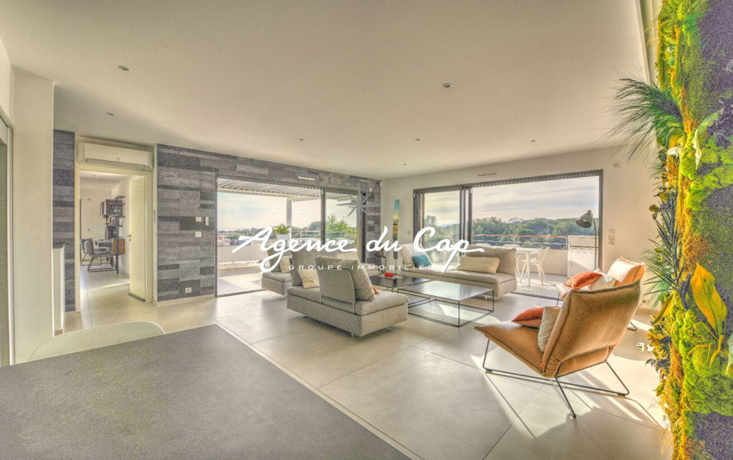 APPARTEMENT VILLA TOIT 5 PIECES VUE MER PANORAMIQUE TERRASSE SOLARIUM  JACCUZZI PISCINE GARAGE PLAGE ET COMMERCES A PIED A SAINT RAPHAEL BOULOURIS Image 4