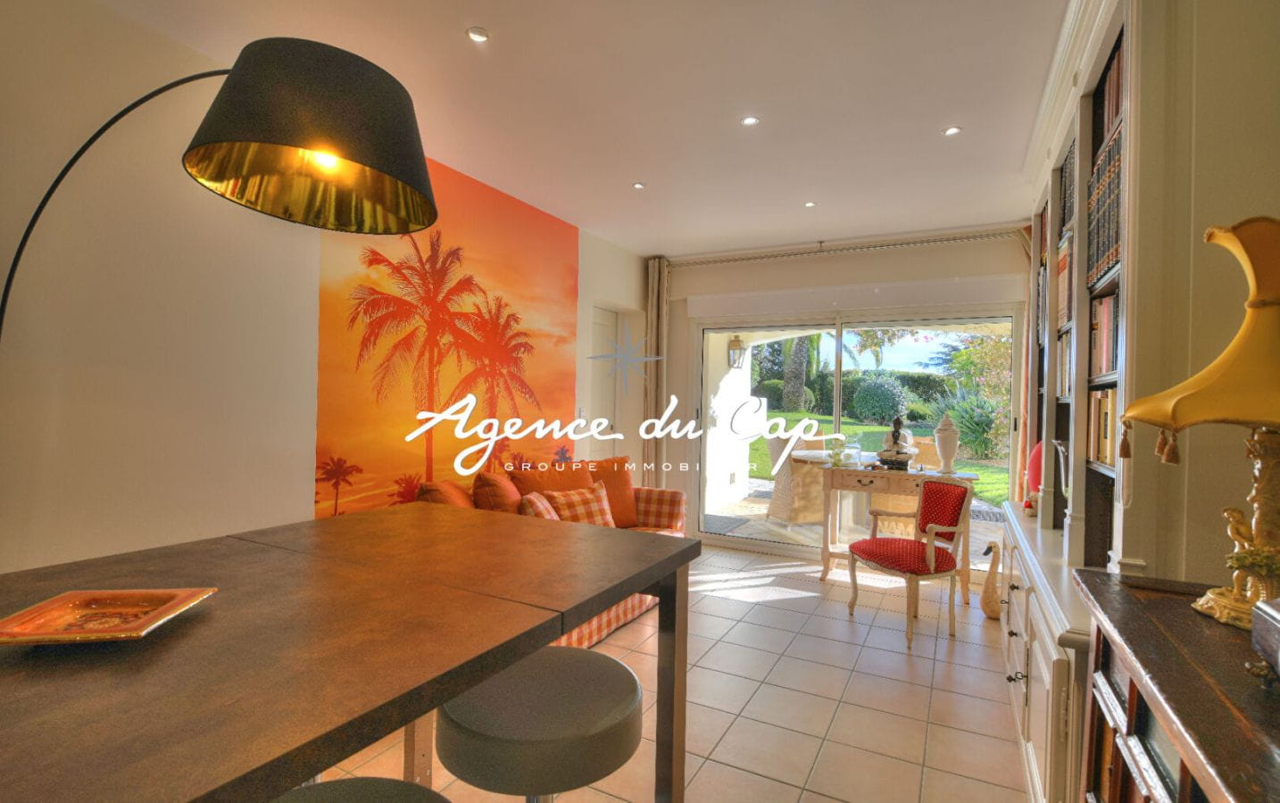 VILLA PROVENÇALE À VENDRE DE 177 M², COMPRENANT 6 PIÈCES AVEC VUE MER SUR LE GOLFE DE SAINT-TROPEZ, AUX ISSAMBRES Image 11