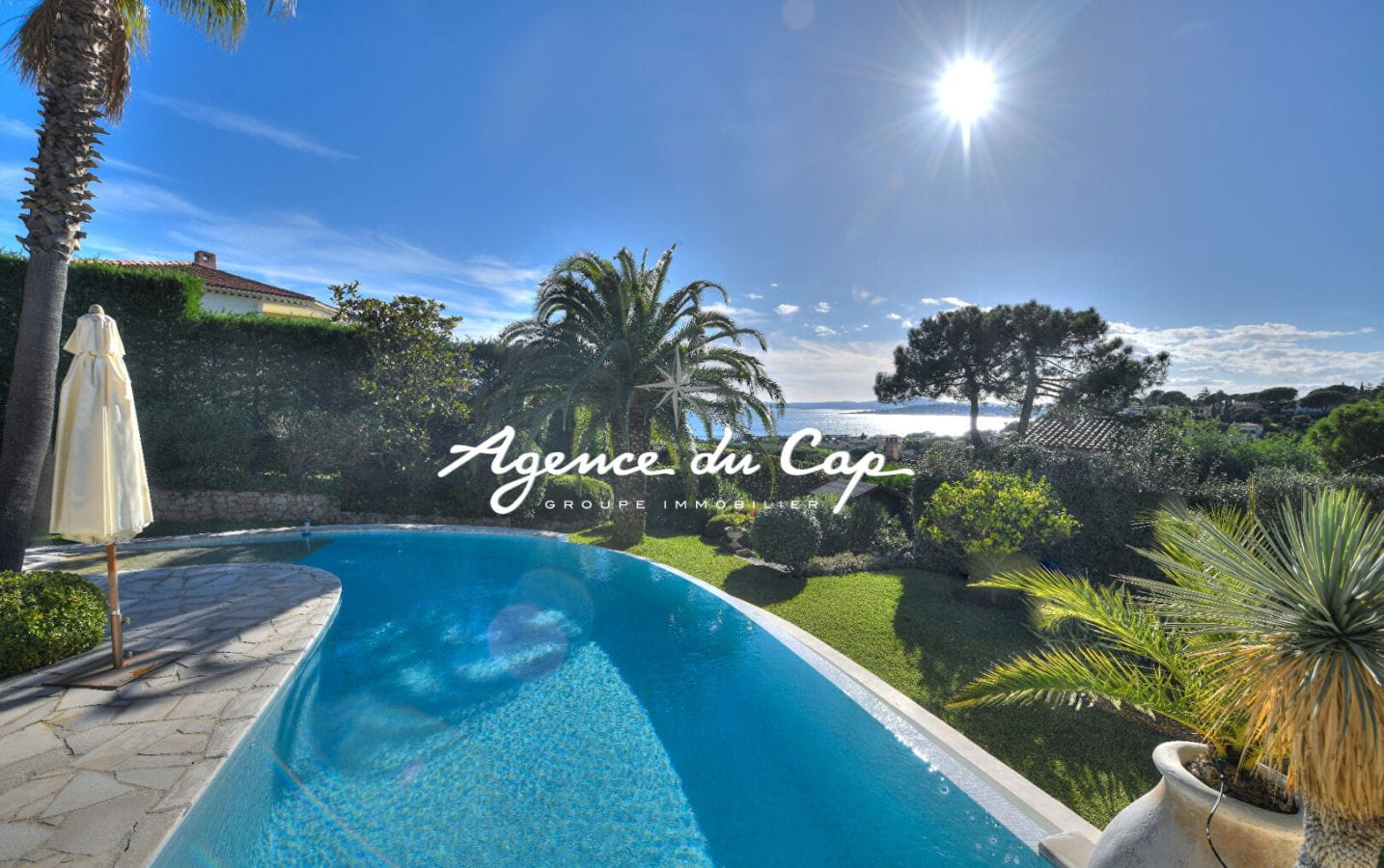 VILLA PROVENÇALE À VENDRE DE 177 M², COMPRENANT 6 PIÈCES AVEC VUE MER SUR LE GOLFE DE SAINT-TROPEZ, AUX ISSAMBRES Image 14