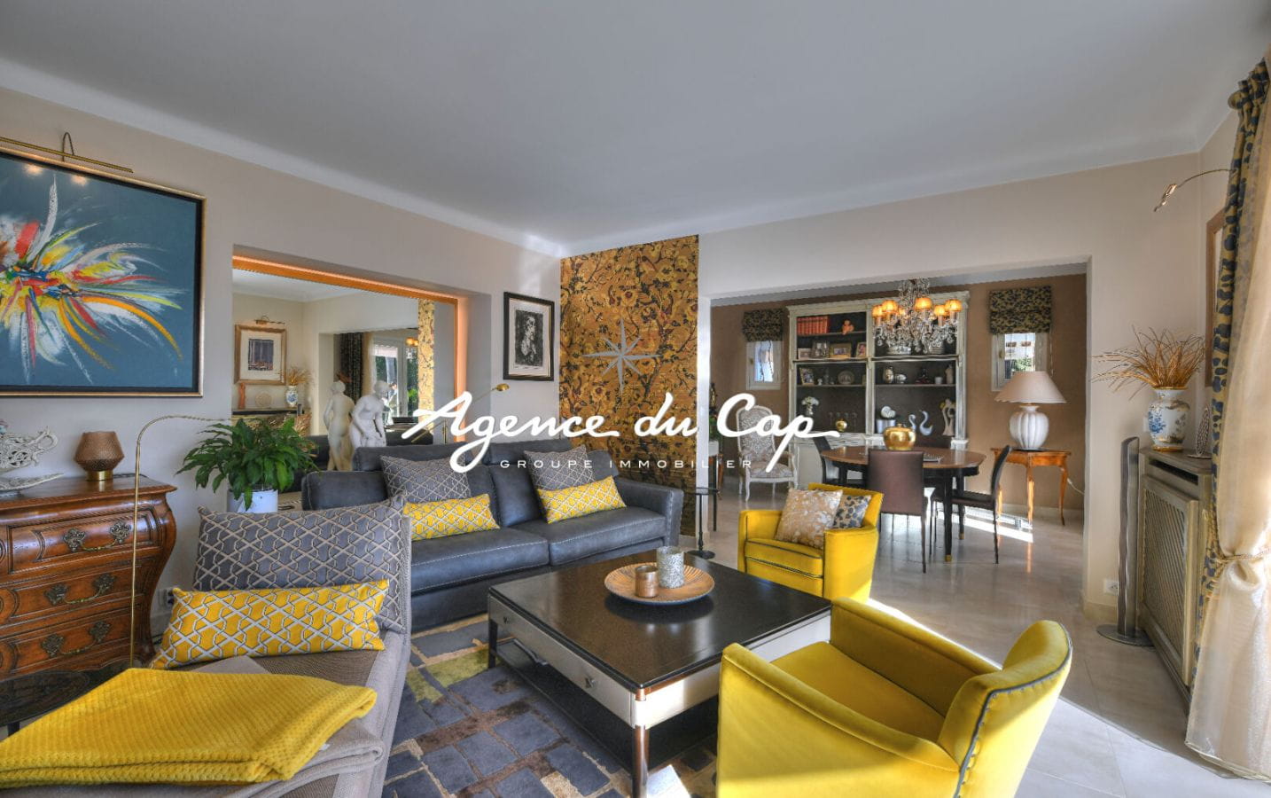 VILLA PROVENÇALE À VENDRE DE 177 M², COMPRENANT 6 PIÈCES AVEC VUE MER SUR LE GOLFE DE SAINT-TROPEZ, AUX ISSAMBRES Image 5