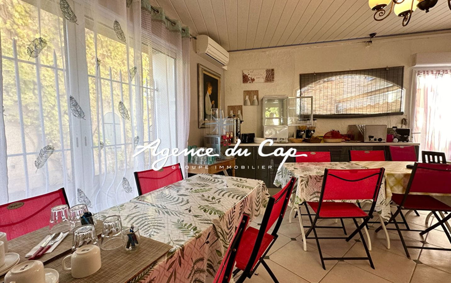 MURS ET FONDS DE COMMERCE HÔTELIER À SAINT-AYGULF, À 50 MÈTRES DE LA MER Image 3