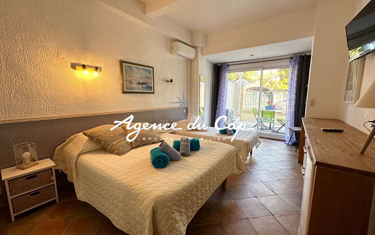 MURS ET FONDS DE COMMERCE HÔTELIER À SAINT-AYGULF, À 50 MÈTRES DE LA MER Image 6