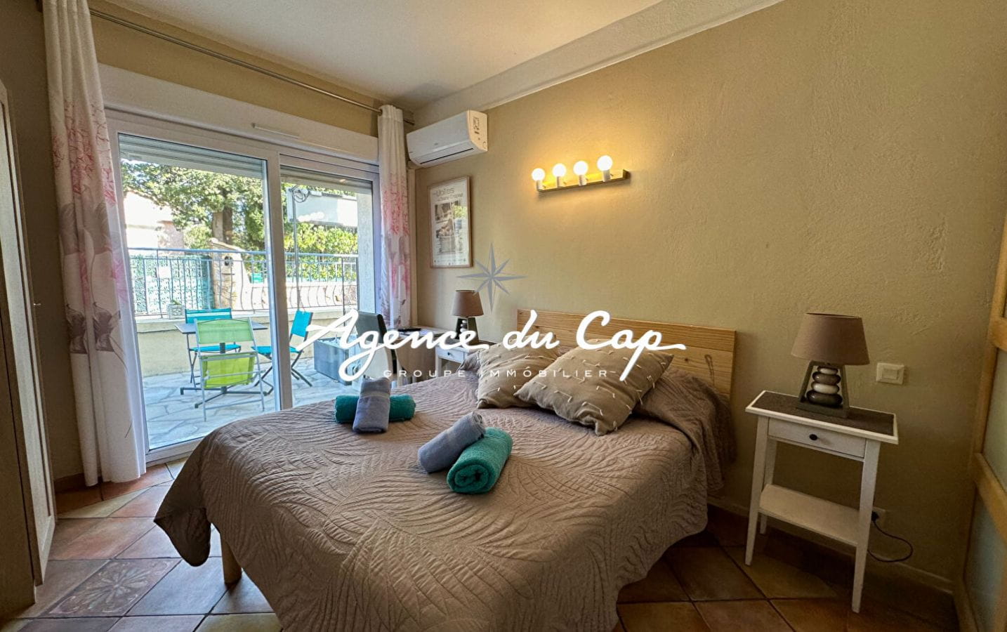 MURS ET FONDS DE COMMERCE HÔTELIER À SAINT-AYGULF, À 50 MÈTRES DE LA MER Image 7