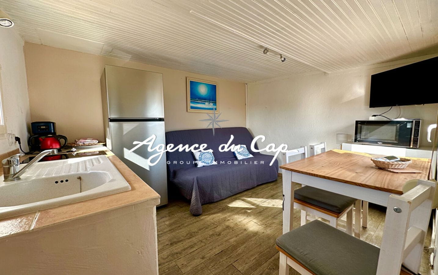 MURS ET FONDS DE COMMERCE HÔTELIER À SAINT-AYGULF, À 50 MÈTRES DE LA MER Image 9