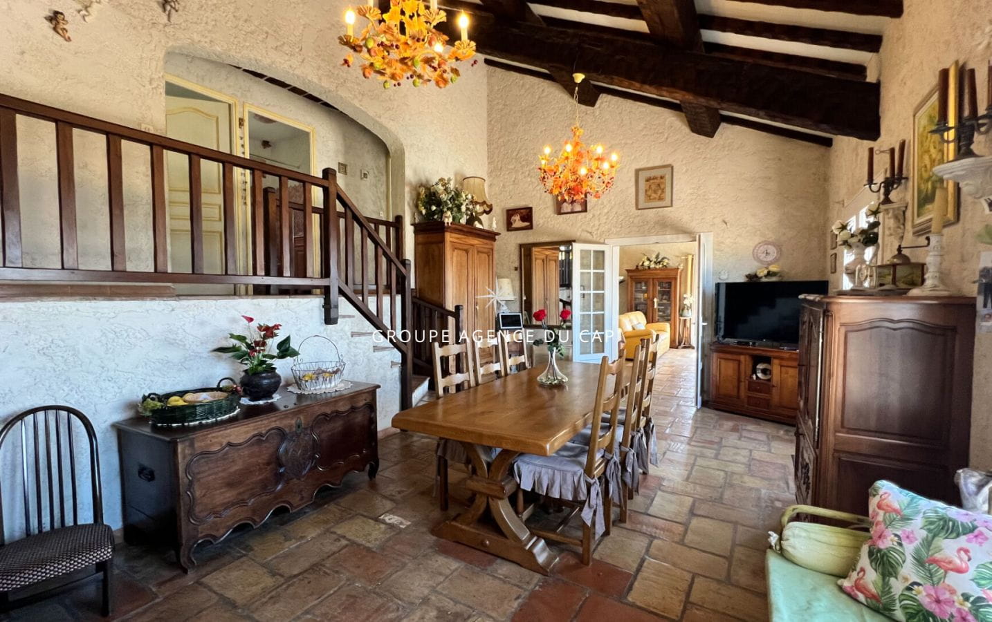 À VENDRE VILLA DE 7 PIÈCES AVEC PISCINE ET GRANDE TERRASSE OFFRANT UNE VUE MER SUR LE GOLFE DE SAINT-TROPEZ, AUX ISSAMBRES Image 2