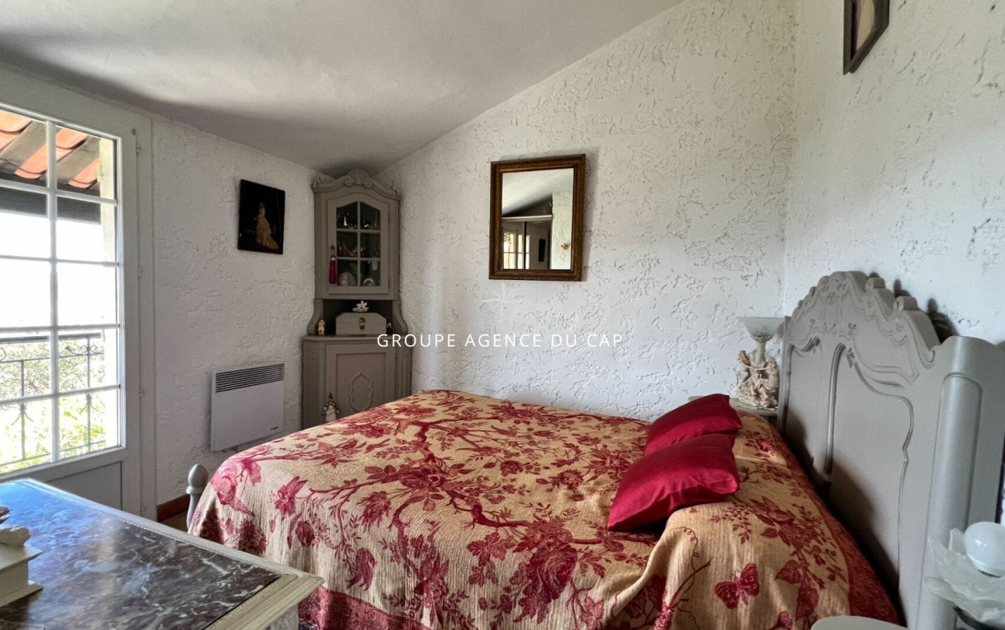 À VENDRE VILLA DE 7 PIÈCES AVEC PISCINE ET GRANDE TERRASSE OFFRANT UNE VUE MER SUR LE GOLFE DE SAINT-TROPEZ, AUX ISSAMBRES Image 8