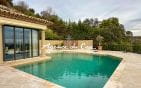 VILLA CONTEMPORAINE À VENDRE DE 300M² 7 PIÈCES AVEC VUE MER ET PISCINE OFFRANT DES PRESTATIONS DE HAUTE QUALITÉ, À SAINTE-MAXIME Min 11