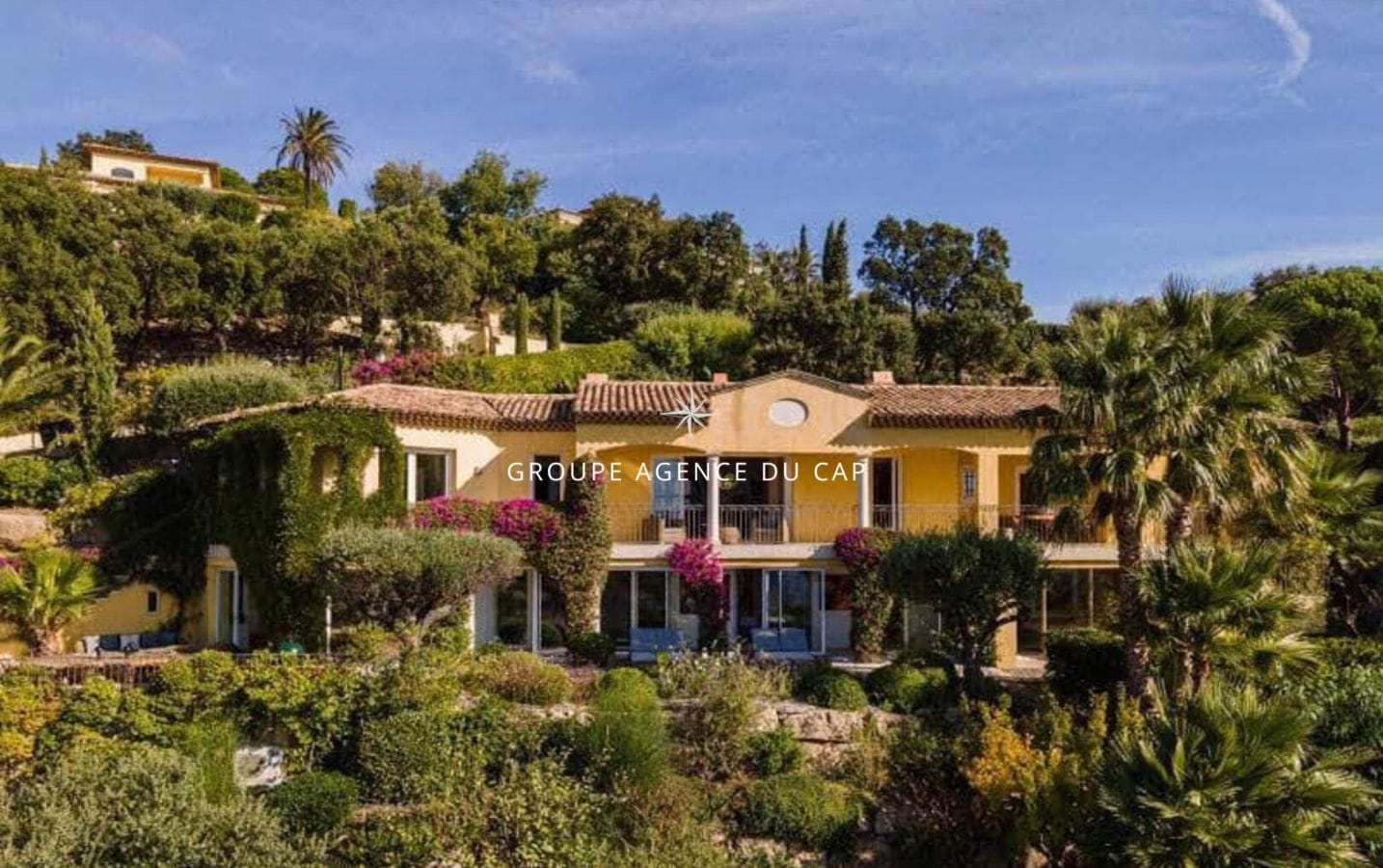 PROVENCAL VILLA OF 250sqm 6 ROOMS WITH SEA VIEW, SAUNA AND POOL, IN SAINTE-MAXIME Image 11
