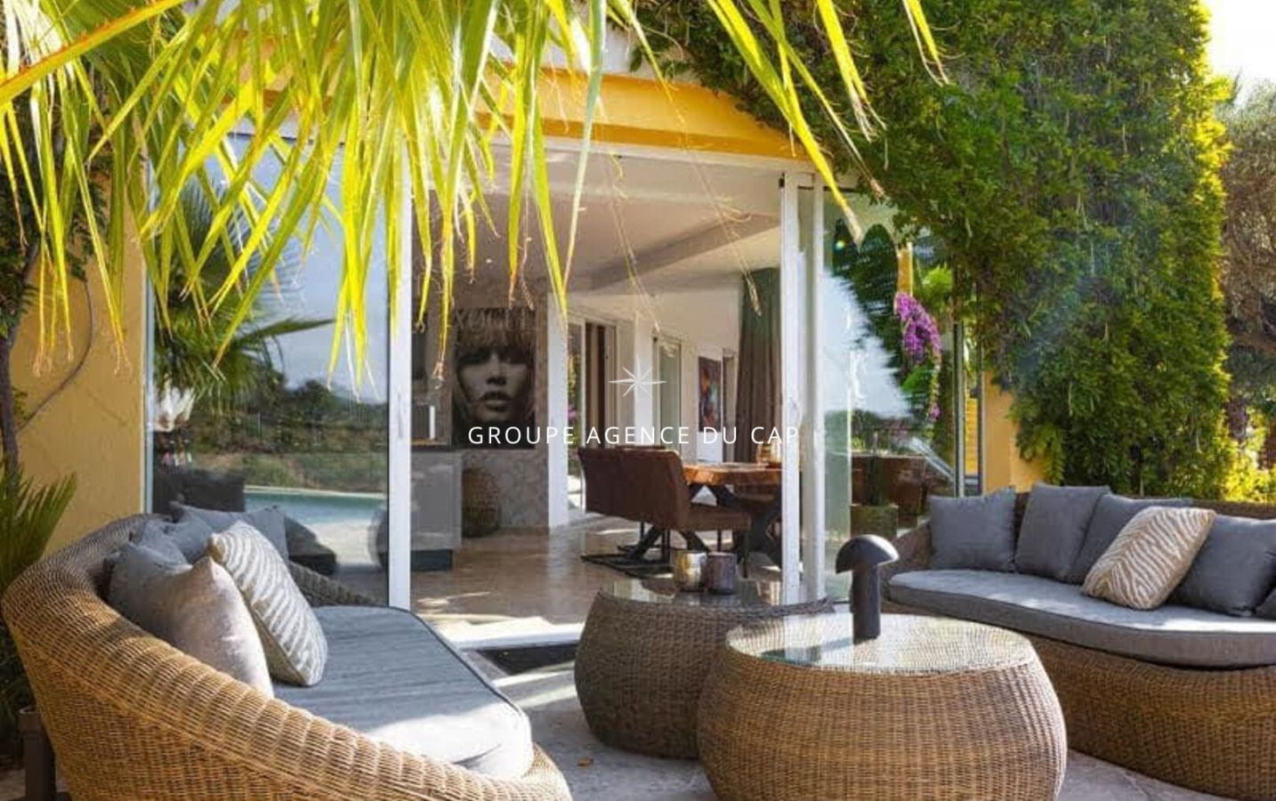 PROVENCAL VILLA OF 250sqm 6 ROOMS WITH SEA VIEW, SAUNA AND POOL, IN SAINTE-MAXIME Image 12