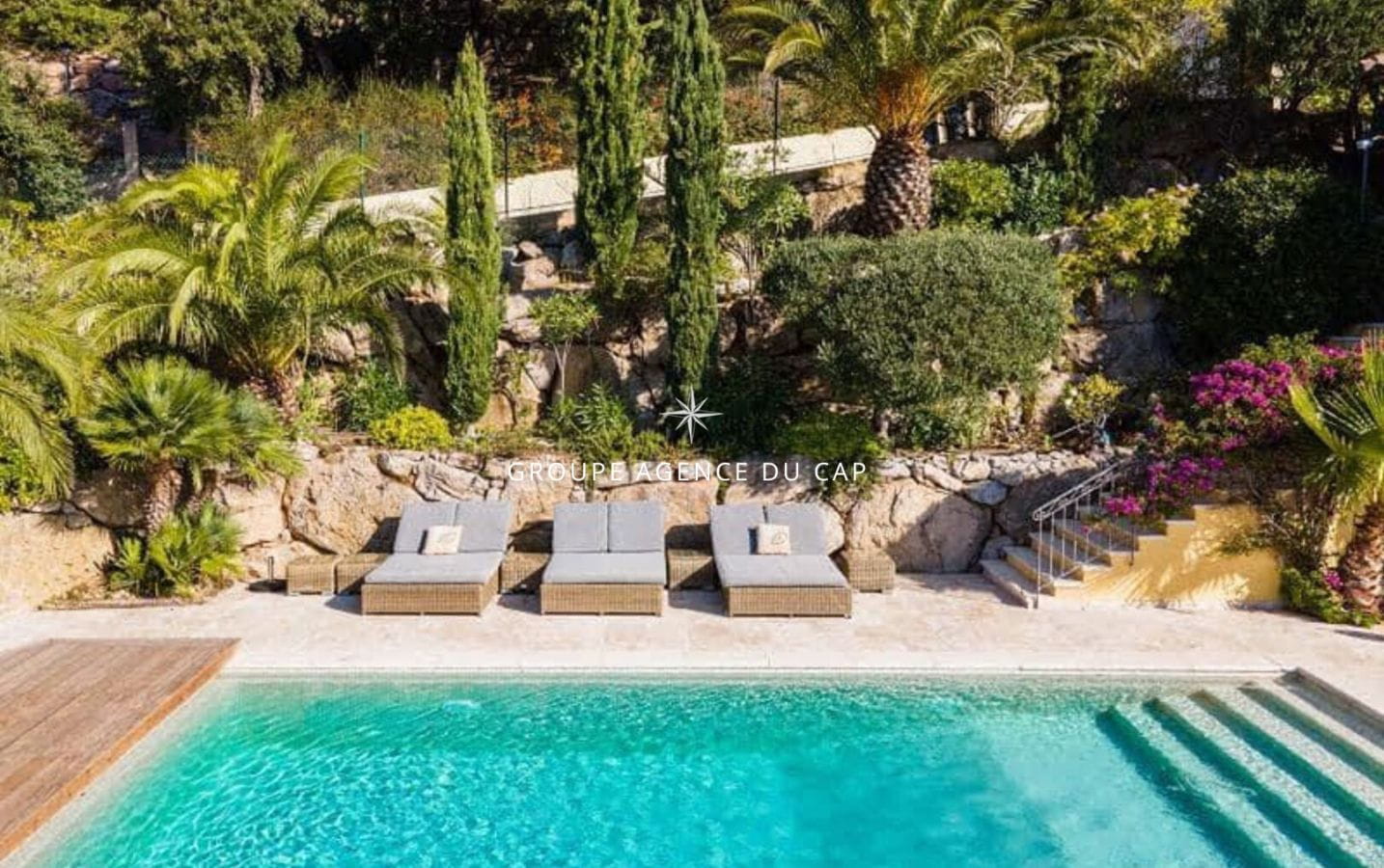 PROVENCAL VILLA OF 250sqm 6 ROOMS WITH SEA VIEW, SAUNA AND POOL, IN SAINTE-MAXIME Image 14