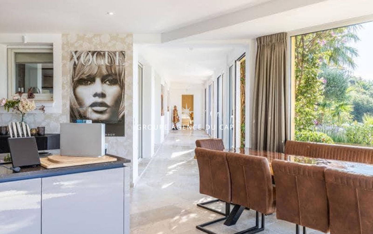 VILLA PROVENÇALE DE 250M² 6 PIÈCES AVEC VUE MER, SAUNA ET PISCINE, À SAINTE-MAXIME Image 5