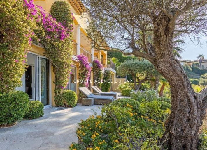 VILLA PROVENÇALE DE 250M² 6 PIÈCES AVEC VUE MER, SAUNA ET PISCINE, À SAINTE-MAXIME